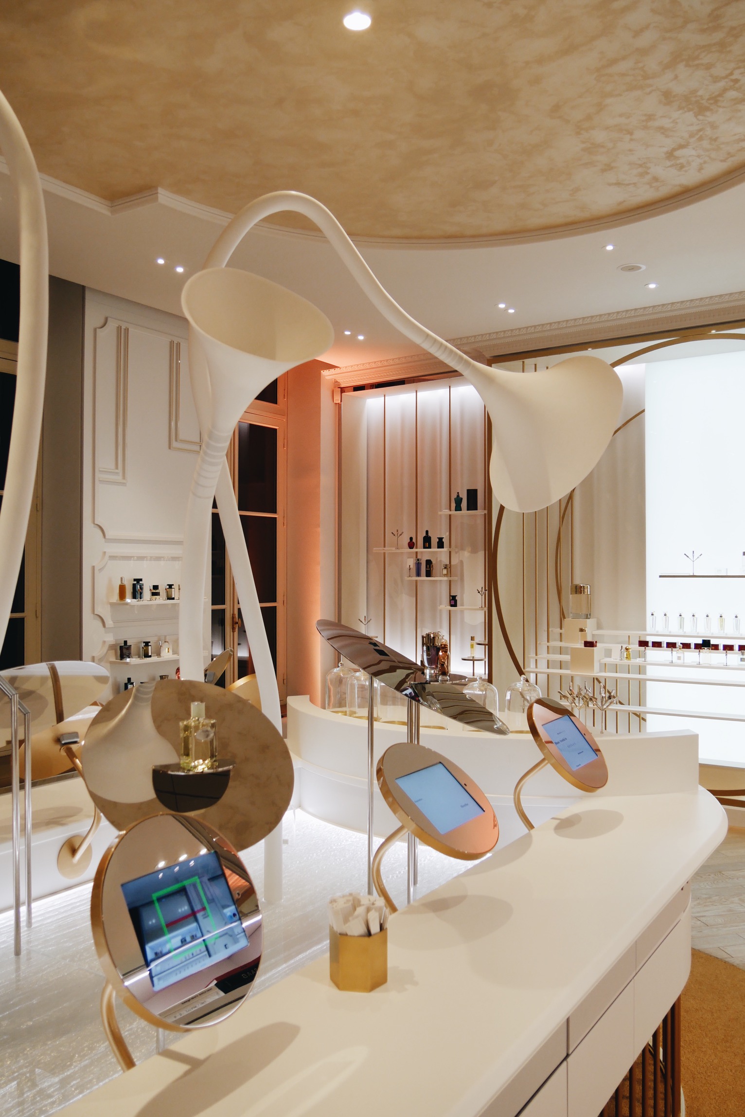 Concept store du Grand Musee du Parfum paris boutique design Agence Projectiles photo usofparis blog 180615 203505